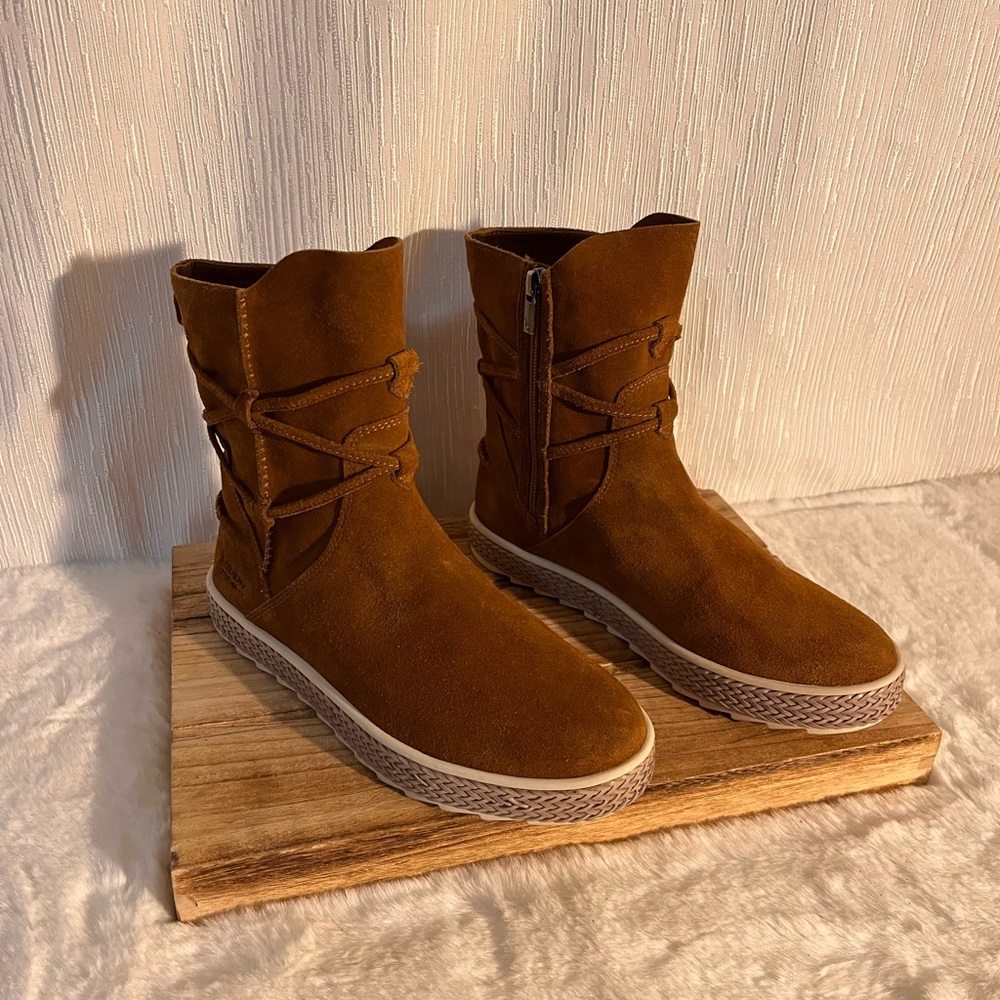 Ugg Koolaburra boots size